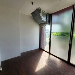 Upper Serangoon Shopping Centre (D19), Retail #598615361